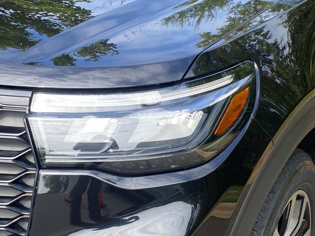 Used 2025 Ford Explorer ST-Line AWD/4WD image 5