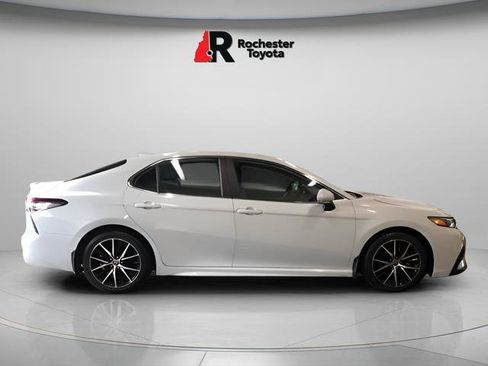 Used 2023 Toyota Camry SE w/ Cold Weather Package image 3
