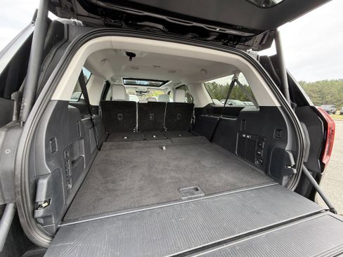 Used 2025 Ford Expedition Max Platinum AWD/4WD image 30
