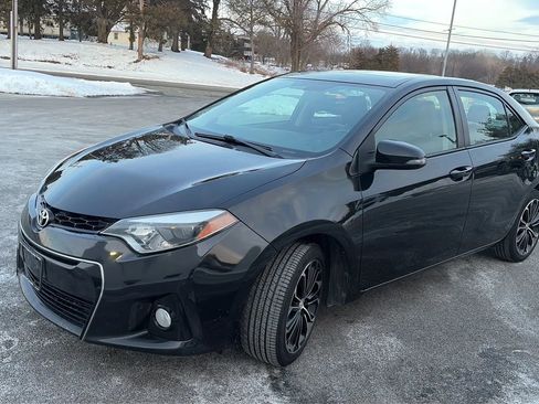 Used 2016 Toyota Corolla S Premium image 17