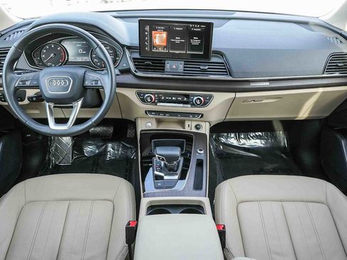Used 2023 Audi Q5 2.0T Premium w/ Convenience Package image 16