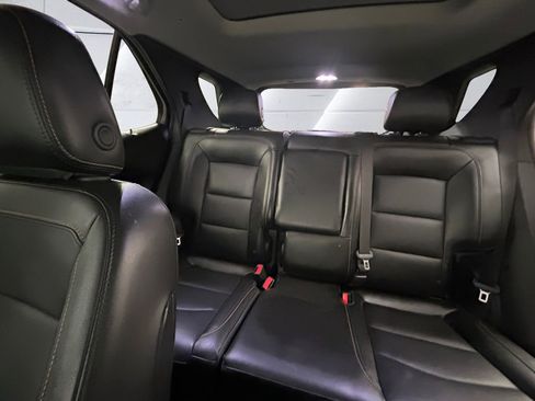 Used 2018 Chevrolet Equinox Premier image 18