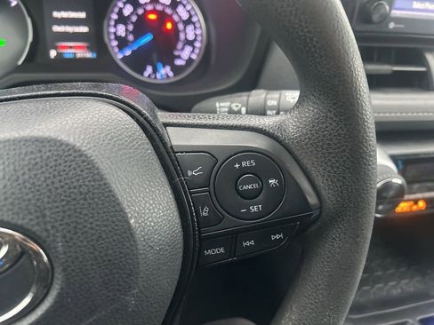 Used 2021 Toyota RAV4 XLE w/ Convenience Package image 25