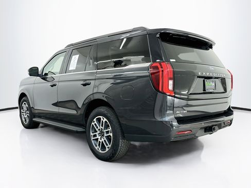 Used 2025 Ford Expedition Active AWD/4WD image 5