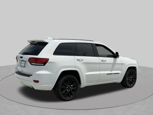 Used 2022 Jeep Grand Cherokee Laredo X RWD image 12