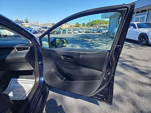 Used 2022 Toyota Corolla LE image 47