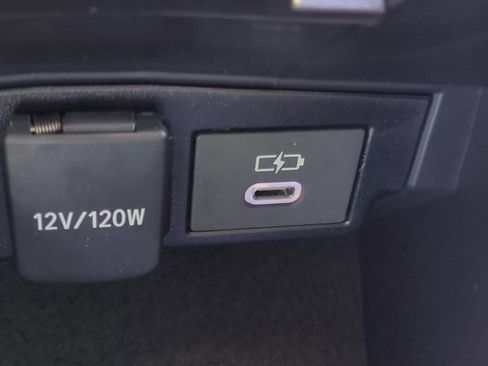 Used 2026 Toyota Corolla Cross L image 32