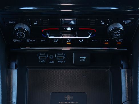 Used 2025 Jeep Grand Cherokee Altitude image 26