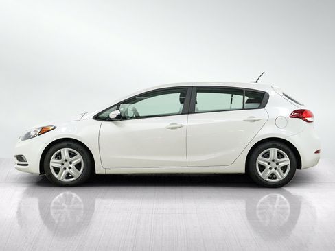 Used 2016 Kia Forte LX FWD image 2