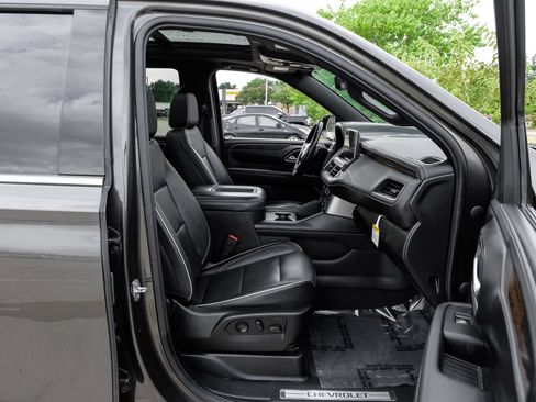 Used 2021 Chevrolet Tahoe Premier w/ Premium Package RWD image 36