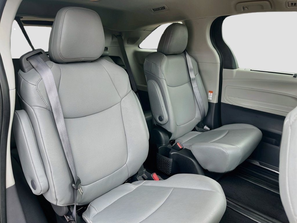 Used 2025 Toyota Sienna XLE w/ XLE Plus Package AWD/4WD image 29