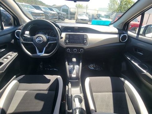 Used 2022 Nissan Versa SV w/ Trunk Package FWD image 14