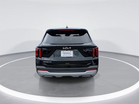 New 2026 Kia Sorento LX image 7