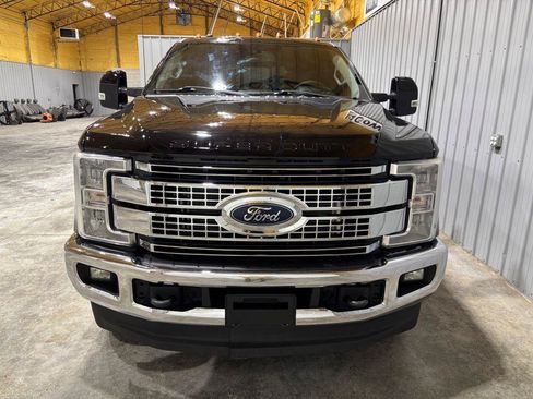 Used 2019 Ford F350 Lariat w/ Lariat Value Package AWD/4WD image 7