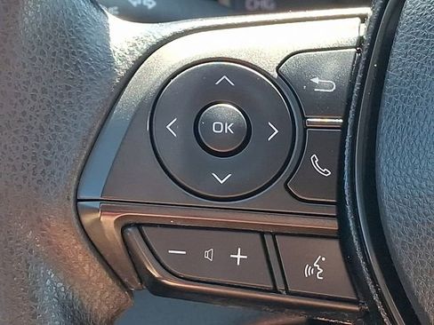 Used 2021 Toyota RAV4 LE AWD/4WD image 21