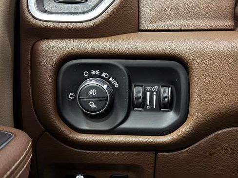 Used 2020 RAM 1500 Laramie image 14