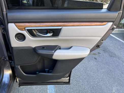 Used 2018 Honda CR-V Touring image 59