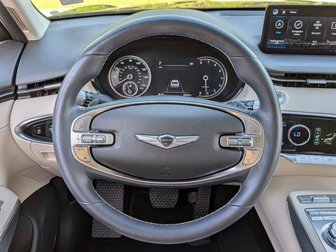 Used 2022 Genesis GV70 2.5T w/ Select Package AWD/4WD image 14