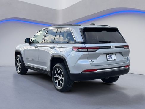 Used 2024 Jeep Grand Cherokee Limited image 12