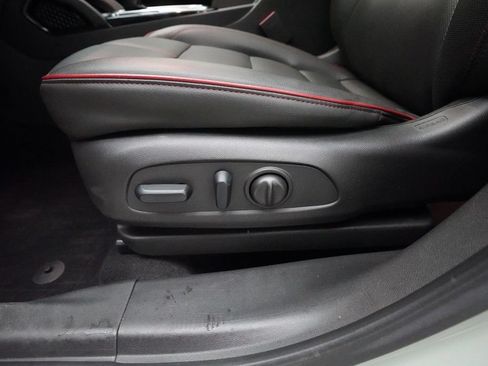 Used 2024 Chevrolet TrailBlazer RS w/ Convenience Package FWD image 28