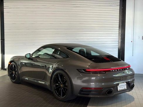 Used 2020 Porsche 911 Carrera RWD image 3