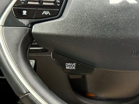 Used 2022 Kia EV6 Wind image 40