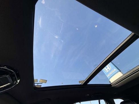 Used 2023 Jeep Grand Cherokee Overland w/ Luxury Tech Group IV image 25