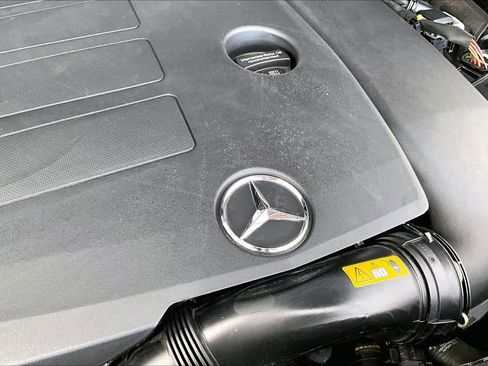 Used 2022 Mercedes-Benz GLC 300 4MATIC image 33