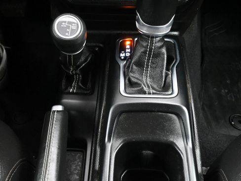 Used 2021 Jeep Wrangler Unlimited Sahara w/ Cold Weather Group image 15