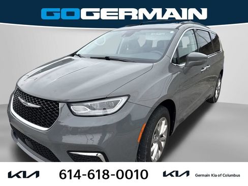 Used 2022 Chrysler Pacifica Touring-L AWD/4WD image 1