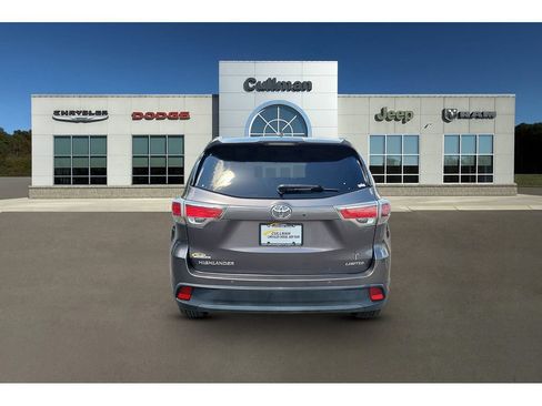 Used 2016 Toyota Highlander Limited w/ Driver Technology Package FWD image 4