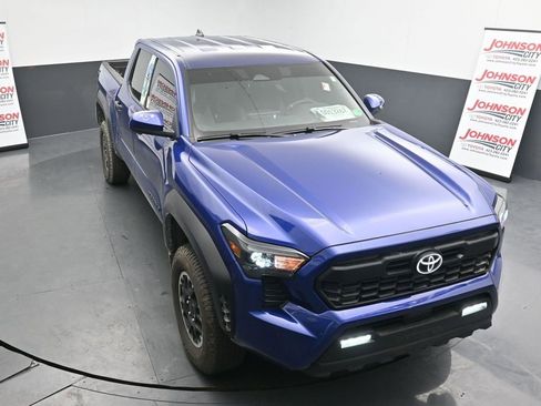Used 2024 Toyota Tacoma TRD Off-Road image 10