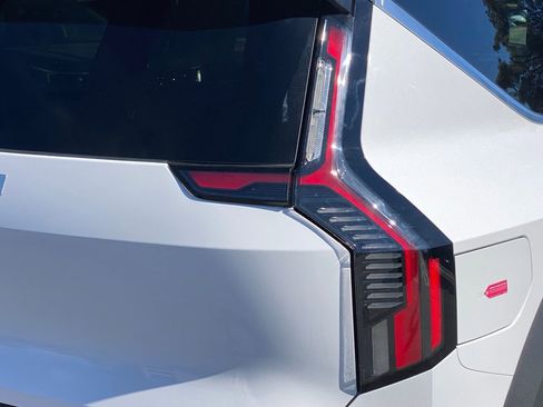 New 2026 Kia EV9 Wind image 4