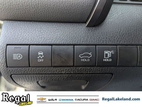 Used 2021 Toyota Camry SE image 24