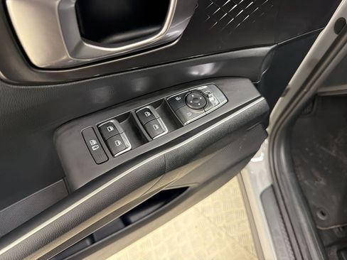 Used 2025 Kia Sorento S w/ Panoramic Sunroof Package FWD image 13