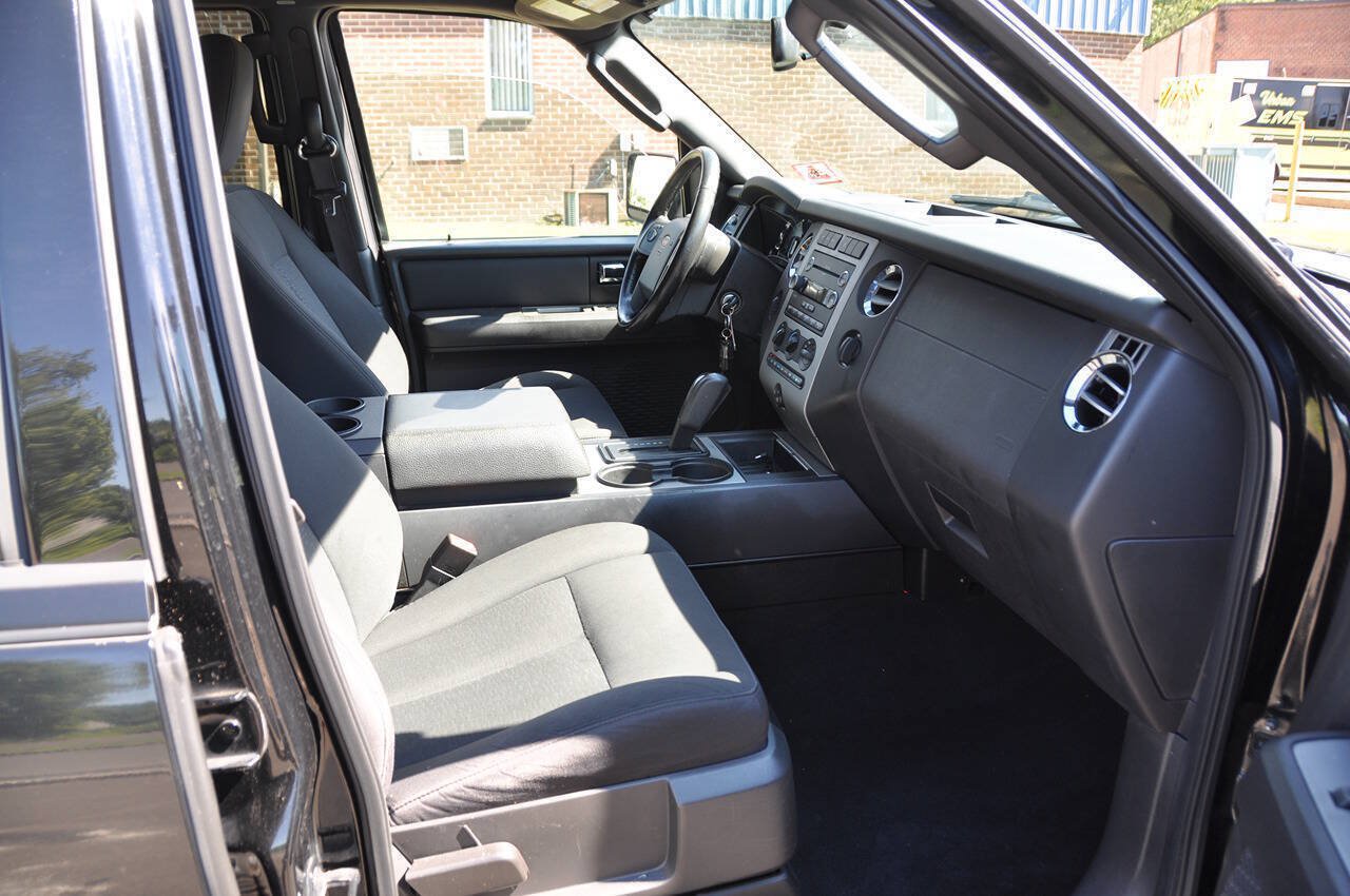 Used 2009 Ford Expedition XLT AWD/4WD image 25