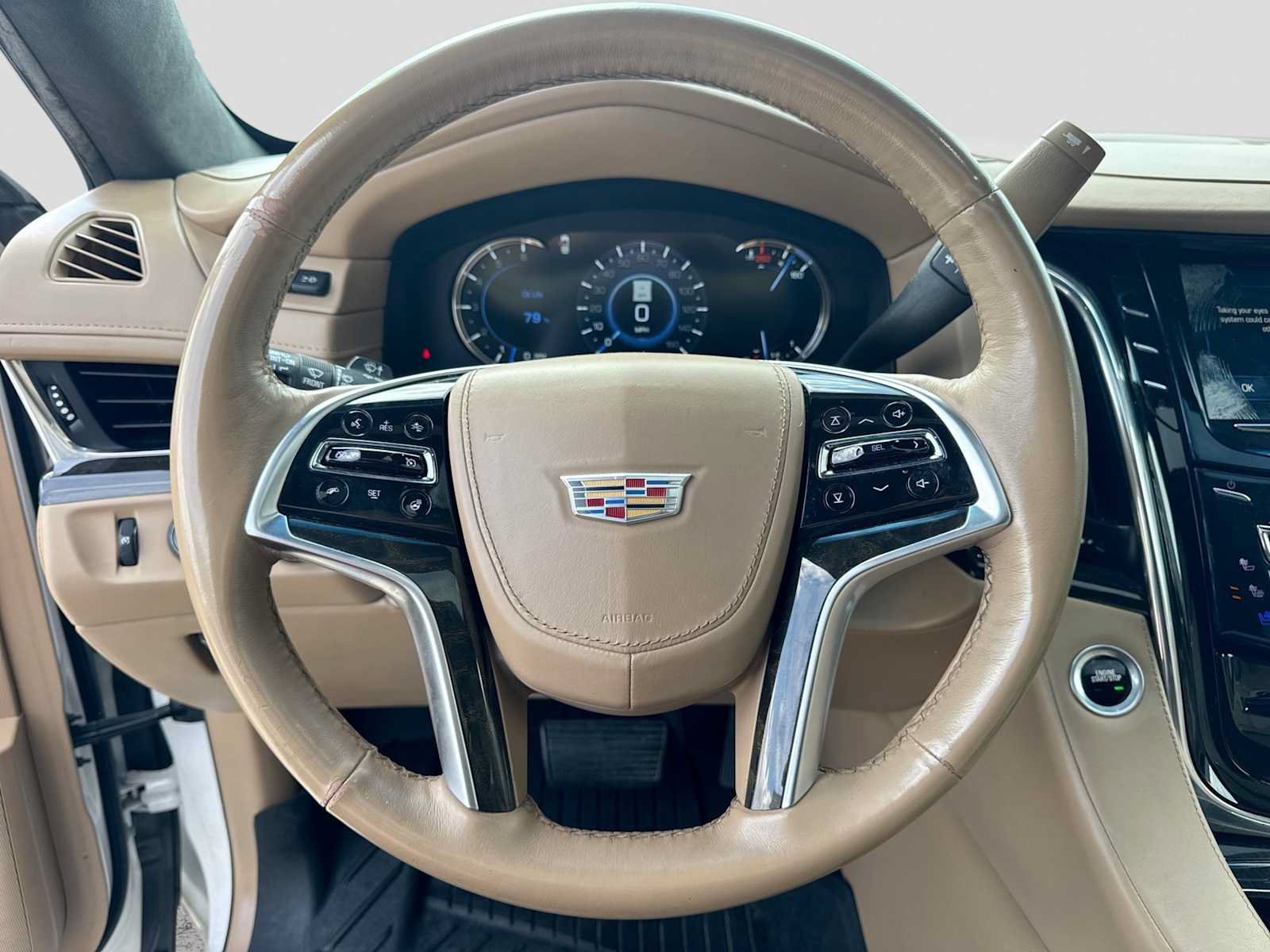 Used 2018 Cadillac Escalade ESV Platinum AWD/4WD image 23