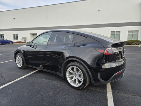 Used 2024 Tesla Model Y Long Range image 11