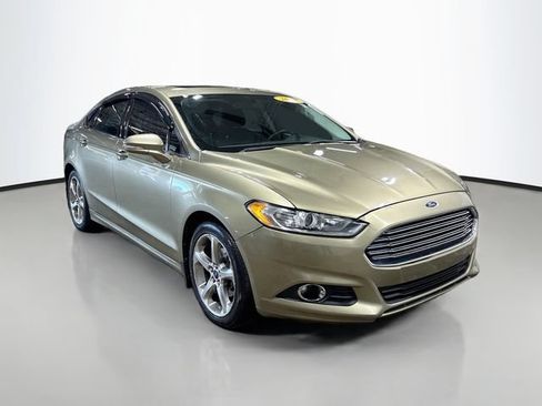 Used 2013 Ford Fusion SE FWD image 3