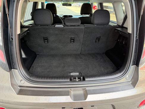 Used 2018 Kia Soul + FWD image 28
