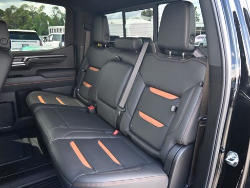 Used 2025 GMC Sierra 1500 AT4 w/ AT4 Premium Package AWD/4WD image 30
