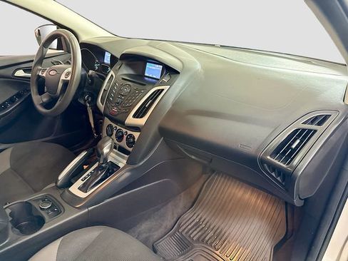 Used 2014 Ford Focus SE w/ SE Winter Package image 27