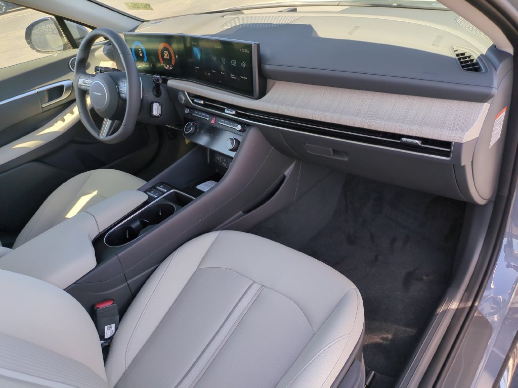 New 2026 Hyundai Sonata SEL FWD image 8