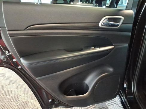 Used 2021 Jeep Grand Cherokee Laredo X image 16