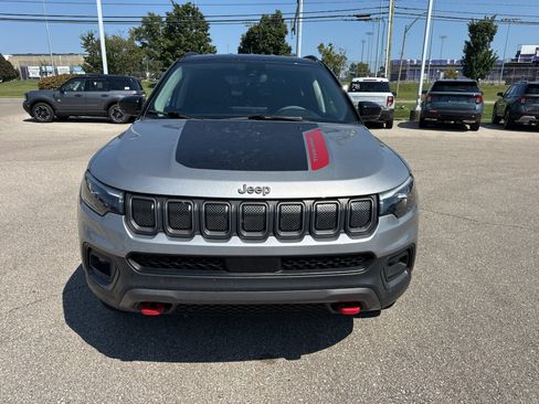 Used 2022 Jeep Compass Trailhawk w/ Trailhawk Elite Group AWD/4WD image 3