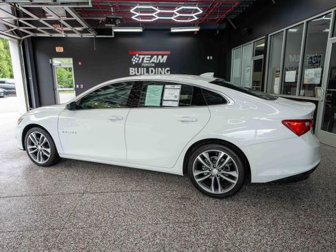 Used 2023 Chevrolet Malibu LT FWD image 2