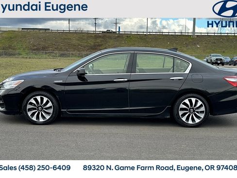 Used 2017 Honda Accord Touring image 7