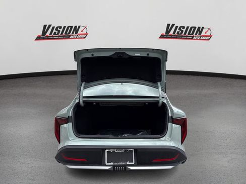 Used 2025 Kia K4 LXS image 11