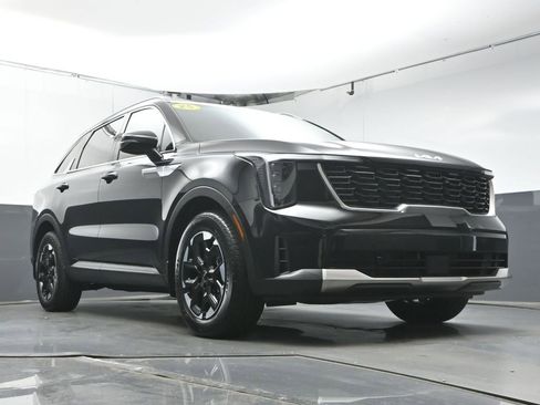 Used 2025 Kia Sorento S w/ Panoramic Sunroof Package FWD image 40