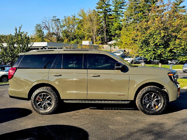 Used 2025 Ford Expedition Tremor AWD/4WD image 7